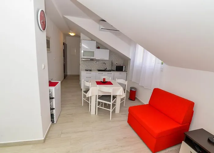 Apartment Arta *